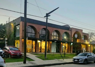 Yerba Buena c/ Lamadrid esq. Rossi Local en Planta Baja c/ Cochera Propia c/ Renta Ideal Ideal Inversor!!!